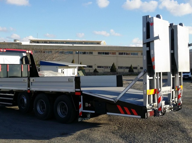 Kamyon üstü Lowbed ve İş Makinası Taşıma Kasası